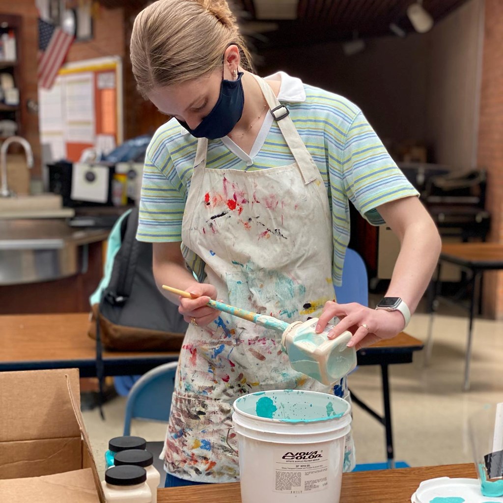 A female student works in the WAHS art suite.